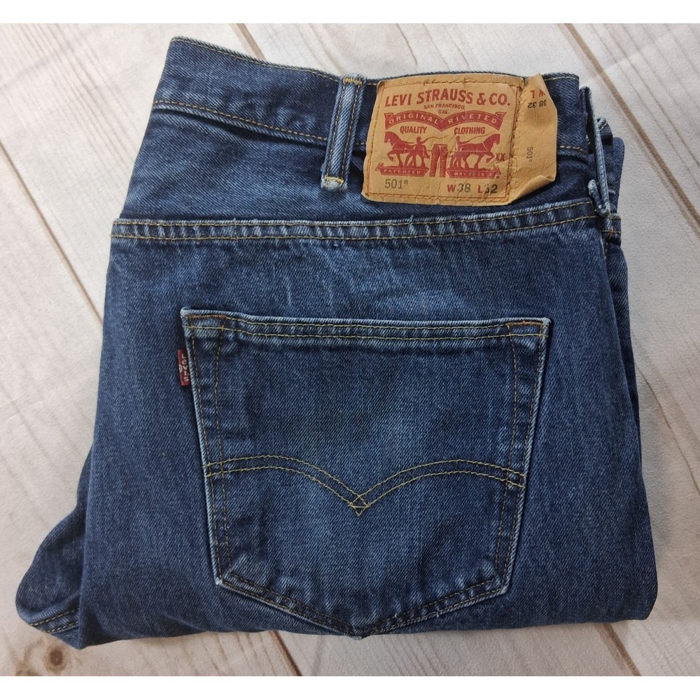 Levis 501 Original Fit Mens Size W38 L32 Medium Wash Blue Button Fly Denim Jeans